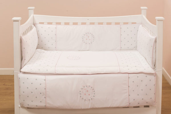 Blooms and Butterflies Ring a Ring a Roses Comforter