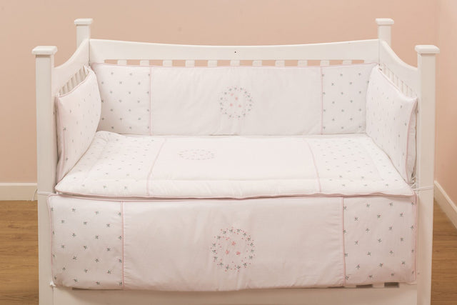 Blooms and Butterflies Ring a Ring a Roses Comforter