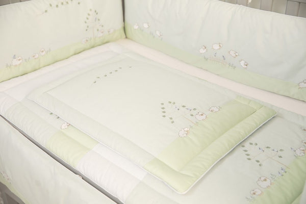 Blooms and Butterflies Winter Lambs Hand Quilt